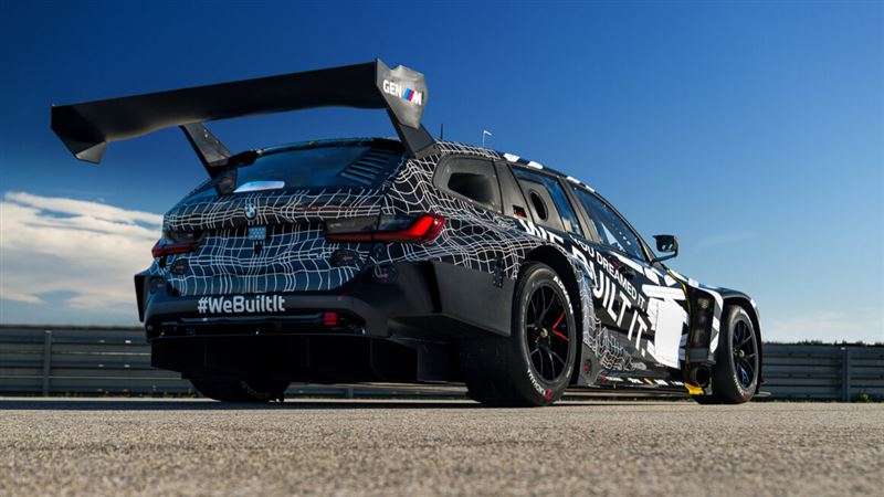 BMW M3 Touring 24H排名仍衝上第13名，甚至緊追同門BMW M4 GT3賽車。（圖／翻攝BMW網站）