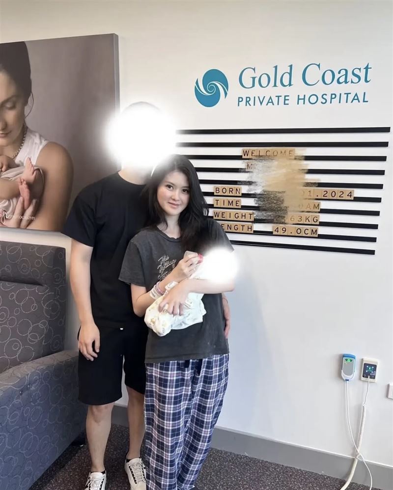 孫芸芸無緣女婿發文,公開一家三口合照。(圖/翻攝自小紅書)