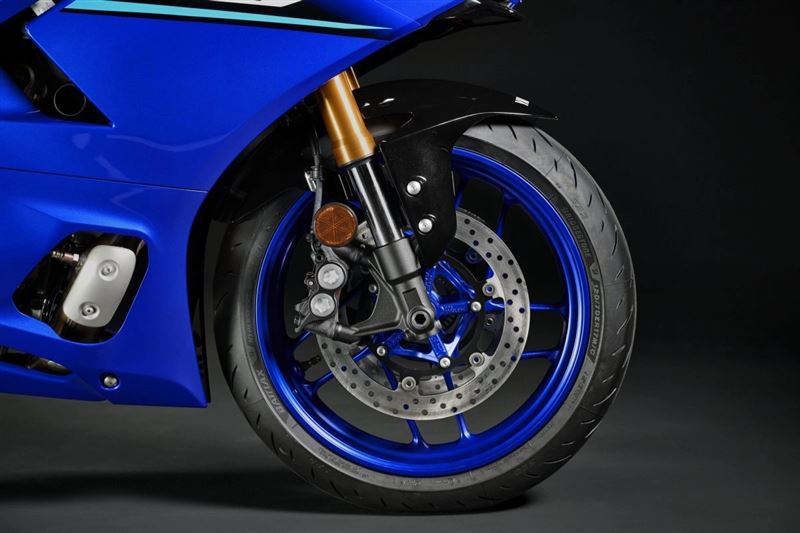 41mm倒立式前叉支援全可調設定。（圖／翻攝Yamaha網站）