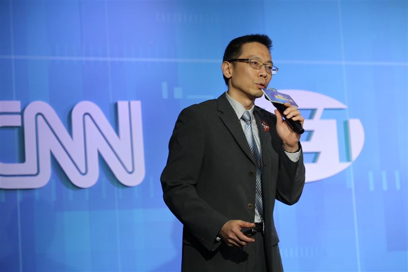 昱嘉科技利用AI掌握隱形眼鏡品質，搶攻205億美金市場。AI四大核心量能，是把AI導入製程的模範。（圖／翻攝自《鍍晶的心臟》直播、記者鄭孟晃攝影）