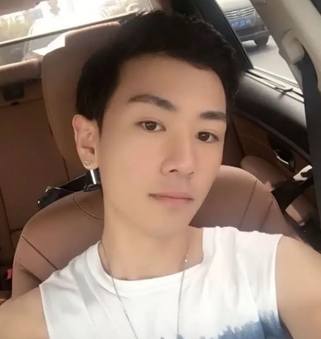 網友爆料Jerry Li有演員夢，曾在多年前的陸劇《遠大前程》裡客串一角，社交平台曾放過劇照。（圖／翻攝自豆瓣平台）