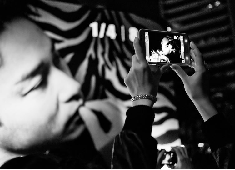 傳奇巨星「哥哥」張國榮雖然已離開我們22年，但他在無數影迷心中依然是永恆的經典。（圖／翻攝自維基百科）