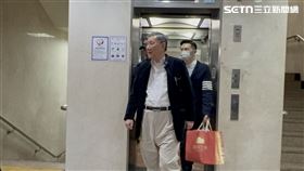 ▲威京集團主席沈慶京籌到加保3000萬，離開法院前吐露對判決結果感到悲憤、難過。（圖／記者楊佩琪攝）