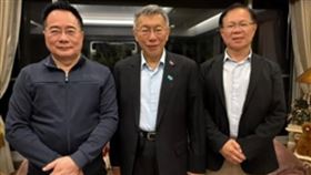 柯文哲（中）曬與蔡正元（右）的合照。（圖／翻攝自柯文哲IG限動）