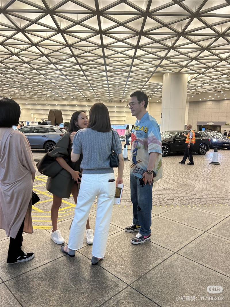 孫芸芸狀態極佳，似乎未受女兒未婚生子風波影響。（圖／翻攝自＠文慧君馬不停蹄小紅書）