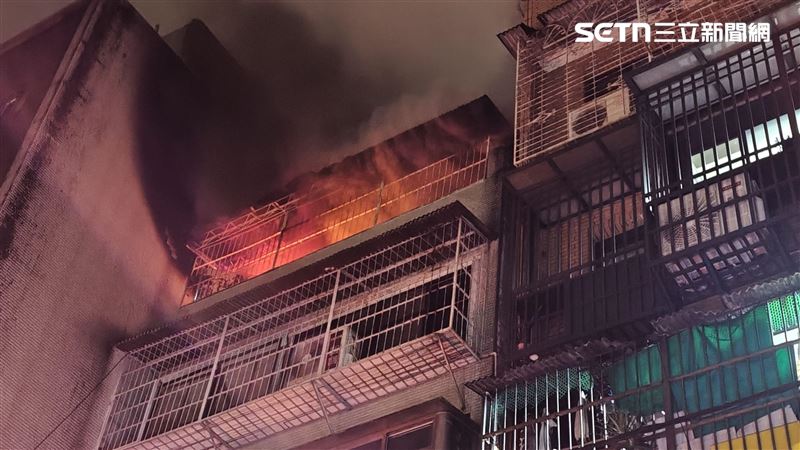 北市民宅深夜突竄火煙 30歲男嗆傷急送醫