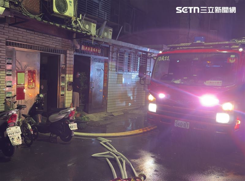 台北市永吉路278巷1弄內民宅3樓發生火警。（圖／翻攝畫面）