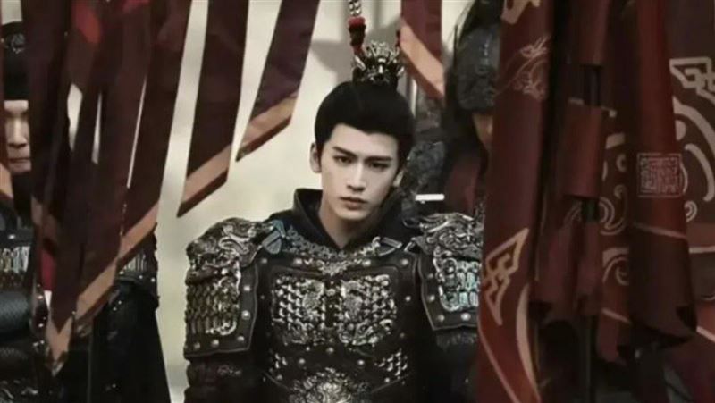 張凌赫被酸粉底液將軍 意外帶飛何潤東