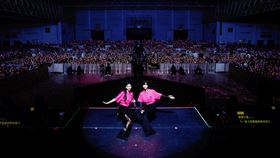 BY2《撇清關係2.0》十七周年巡迴演唱會。（圖／翻攝自微博）