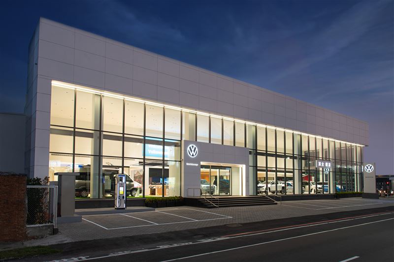 福斯商旅台南旗艦展示中心，被稱為「亞洲最大」的據點。（圖／福斯商旅提供）