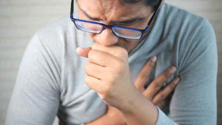 慢性咳嗽怎麼咳都不會好？掌握「3要訣」舒緩症狀，營養師：還要做到這「5件事」！（圖／醫健新聞網提供）