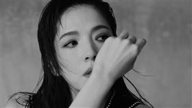 「時間軸製作所」夢幻演員陣容，由老闆許瑋甯(右2)領軍，集結台北電影獎影后陽靚(左2)，金鐘女星李沐(左)、以及金馬入圍新演員的湯詠絮(右)，含金量超狂。（圖／時間軸製作所提供）