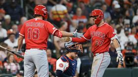 「神鱒」楚奧特（Mike Trout）開幕戰開轟。（圖／路透社／達志影像）