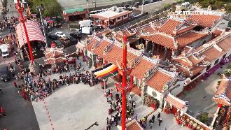 新廟落成即行善！里港玉賢宮舉行大佈施