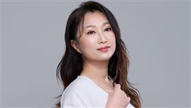 苦情歌后王瑞霞出道36年首登藍寶石。（圖／高雄流行音樂中心 提供）