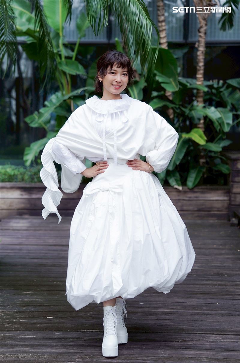 翁鈺鈞接受專訪分享人生歷程和音樂創作故事。（圖／記者趙于瑩攝影）