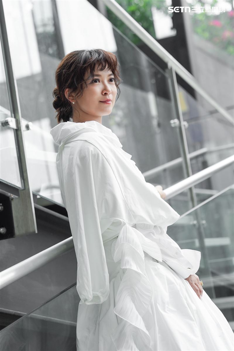 翁鈺鈞接受專訪分享人生歷程和音樂創作故事。（圖／記者趙于瑩攝影）