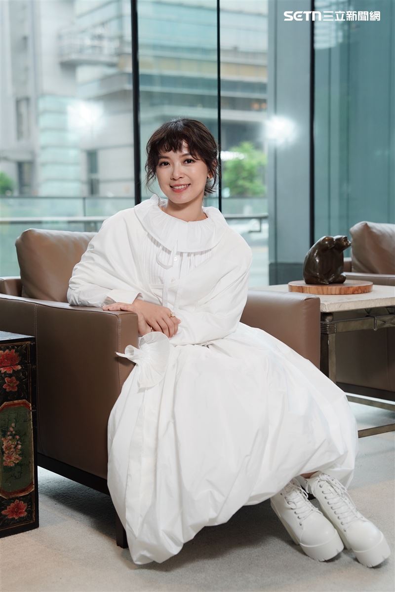 翁鈺鈞接受專訪分享人生歷程和音樂創作故事。（圖／記者趙于瑩攝影）