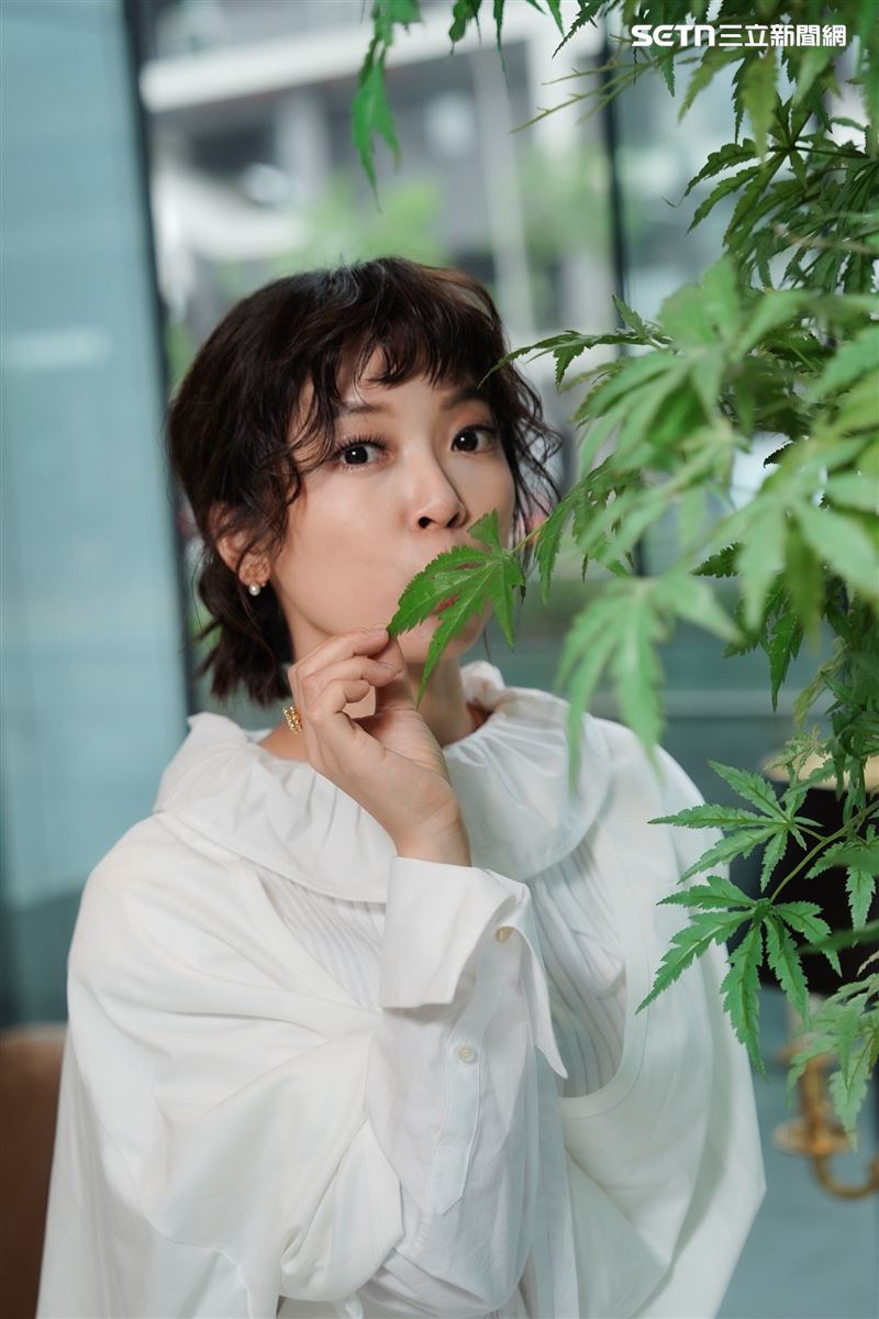 翁鈺鈞接受專訪分享人生歷程和音樂創作故事。（圖／記者趙于瑩攝影）