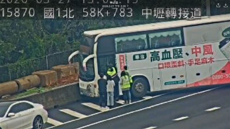 新／國光客運國1自撞護欄　駕駛緊急送醫