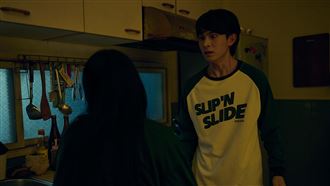 男星爆校園遭霸凌！書包塞爆活蟑螂反應曝