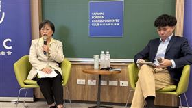 劉世芳出席「臺灣外國記者會（TFCC）」國際媒體座談，向紐約時報、金融時報及路透社等多家國際主流媒體，就多項議題進行交流。（圖／內政部提供） 