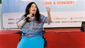 被譽為「月亮歌后」的李珮菁，今特地現身高歌。（圖／台灣優質生命協會提供）