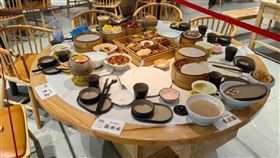 店家保留陸綜《奔跑吧》成員吃剩的飯菜。（圖／翻攝自微博）