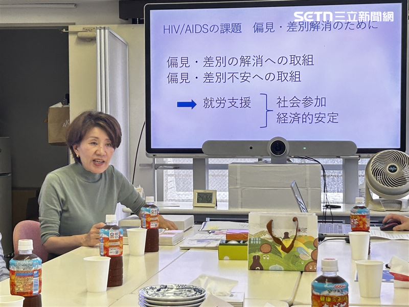 「羽ばたき福祉會」秘書長柿沼章子，介紹機構在感染者工作與平權上的努力。（圖／記者簡浩正攝影）