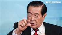 神探李昌鈺辭世　二婚妻抱骨灰回中國安葬