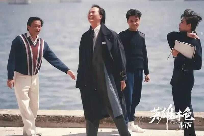 朱寶意(右1)在IG曬出她曾被臨時叫去當場記的畫面。(圖/翻攝自IG)