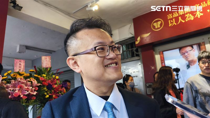 曾富瑋指出,國家政策希望自主更新、利益回歸地主,而複合式都更其實最符合其利益,若搭配對地主透明可控之金流,也可大幅降低爛尾樓的可能性。(圖/記者陳韋帆攝影)