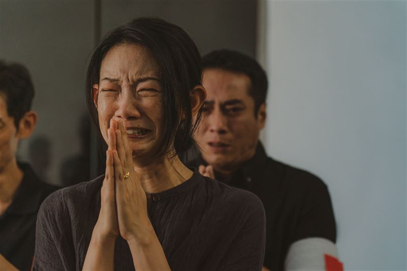 金鐘影后吳奕蓉首場戲就要哭崩送別丈夫。（圖／客台提供）