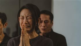 金鐘影后吳奕蓉首場戲就要哭崩送別丈夫。（圖／客台提供）