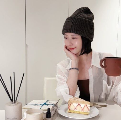 藝人張景嵐近日自曝左腳不適長達一週,就醫後意外揪出潛藏多年的身體問題。(圖/翻攝自張景嵐IG)