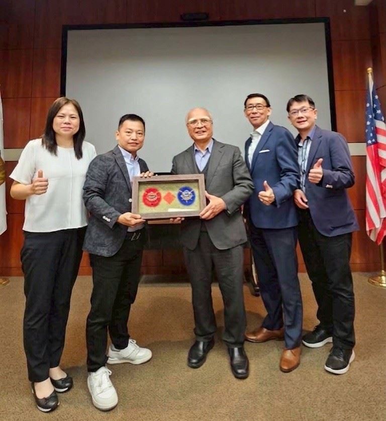 彰化水五金發展協會與美國玉光集團合影。(圖/主辦單位提供)