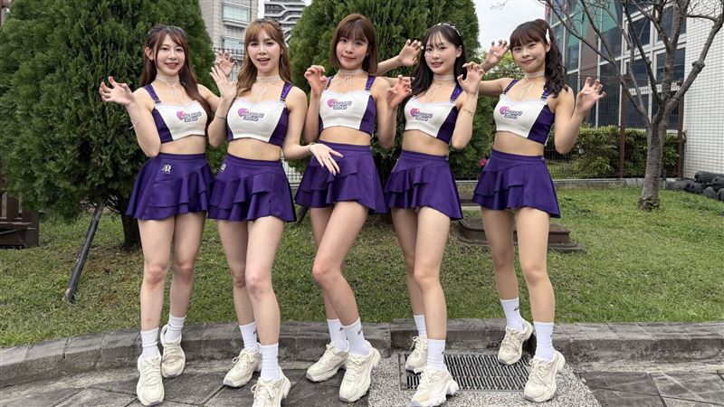 突遭撞飛倒地 啦啦隊女神膝蓋爆血慘況曝