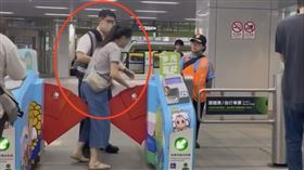 中捷爆糾紛衝突！30歲女「拒驗票卡」又弄壞閘門　崩潰咆哮：我有付錢（圖／翻攝自Threads）