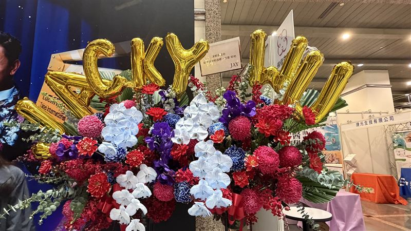 周杰倫送上氣派花籃，祝福吳宗憲演唱會成功。（圖／記者徐珮華攝影）