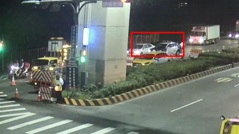 警方尾隨陳男所駕駛的車。（圖／翻攝畫面）