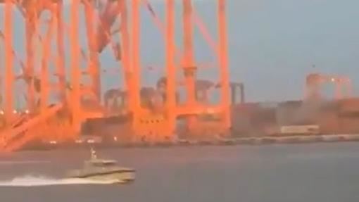 阿曼港口遇襲 伊朗軍方稱鎖定美後勤船