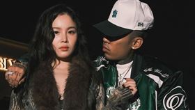 南韓歌手李遐怡（Lee Hi）與饒舌歌手Dok2官宣戀情。（圖／翻攝自IG @dok2gonzo）
