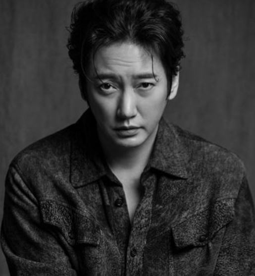 南韓44歲演員李相寶(이상보)驚傳離世,所屬經紀公司KMG證實噩耗。(圖/翻攝自韓網)