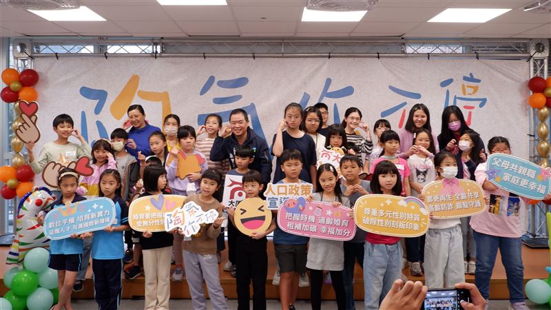 臺北市大同區公所舉辦兒童節親子DIY,打造溫馨的兒童節時光。(圖/主辦單位提供)