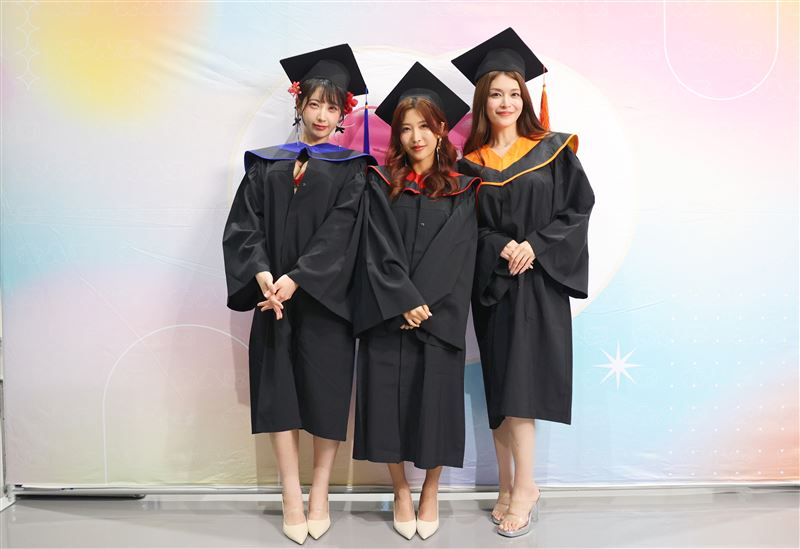 夏目響（左起）、水川菫、橘瑪麗3成人女神將於今年引退。（圖／攝影龐文宏提供）