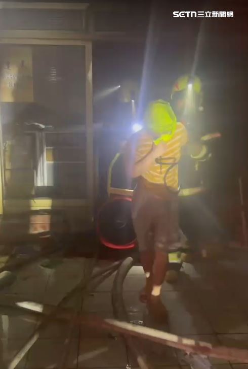 4人都意識清楚、無外傷，預防性送醫檢查。（圖／翻攝畫面）