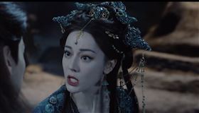 迪麗熱巴與陳飛宇主演的《白日提燈》一上線便掀起討論，不只劇情設定吸睛，演員造型與狀態也意外成為網路熱議焦點。（圖／翻攝自白日提燈微博）