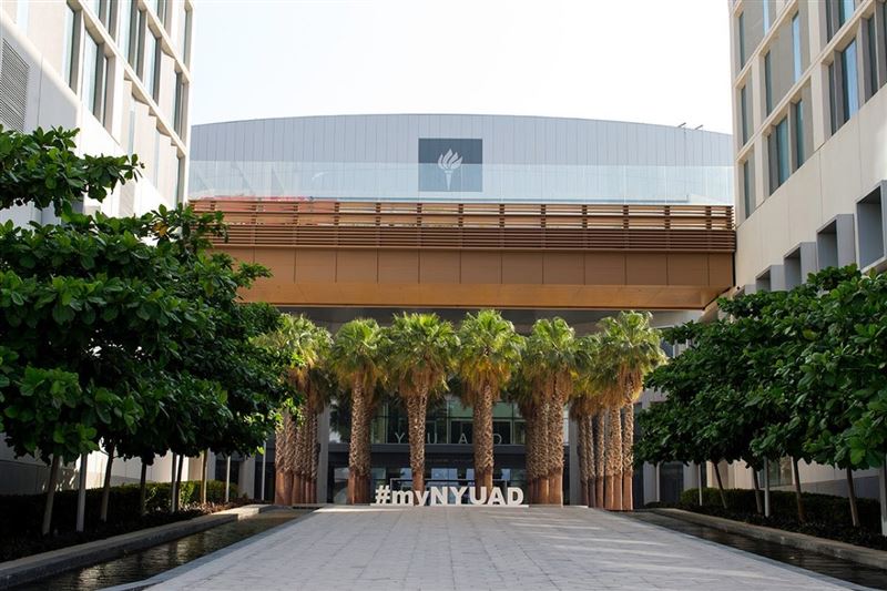 紐約大學阿布達比分校號稱「世界最夢幻大學」，開出四年近千萬台幣的高額獎學金，吸引全球頂尖人才就讀，不料卻因為川普的伊朗戰爭而被捲入戰火。（圖／翻攝自X平台 @ConflictAlarm）