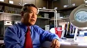 李昌鈺辭世消息震撼各界，除了在全球重大刑案中扮演關鍵角色，他也曾走進電視媒體，將專業艱深的法醫鑑識帶進大眾視野。（圖／翻攝自JESULESS YT）