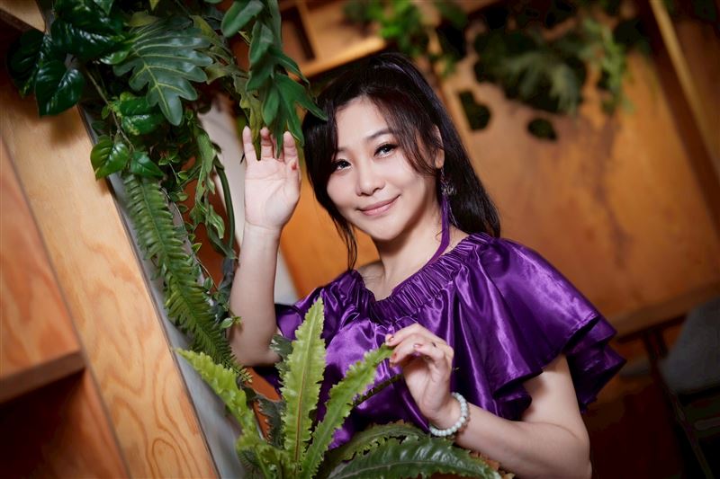 紫君接受《三立新聞網》專訪。(圖/記者趙于瑩攝影)